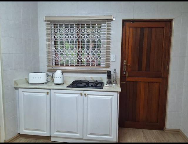 4 BEDROOM HOUSE FOR SALE IN COWIES HILL PARK